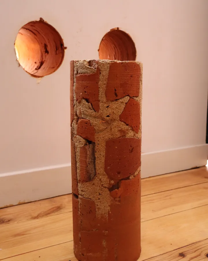 Une carotte de mur de 16 cm, sortie d’un seul tenant